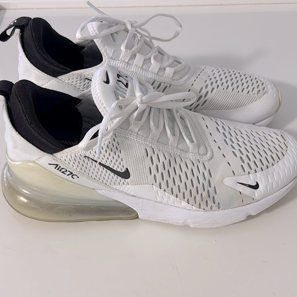 Perfect! Like NEW! Nike Air Max 270 White/Black Sneakers
